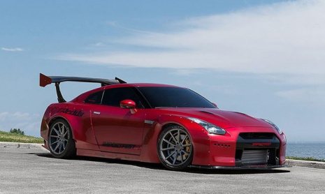 Потрясающий Rocket Bunny Nissan GT-R на дисках Vossen